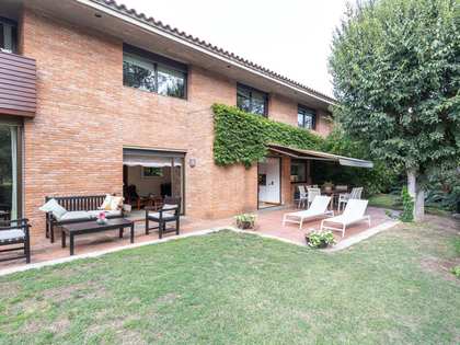 Дом / вилла 395m² на продажу в Sant Cugat, Барселона