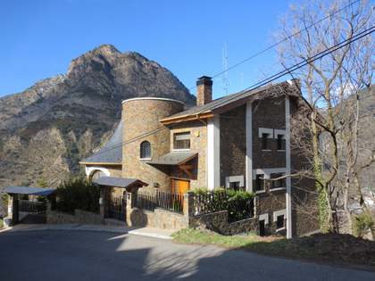 Lyxstuga till salu i St Julia de Loria, Andorra.