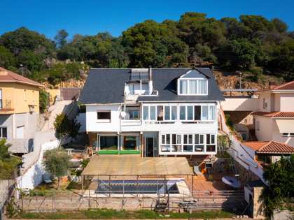 Villa van 386m² te koop in Alella, Barcelona