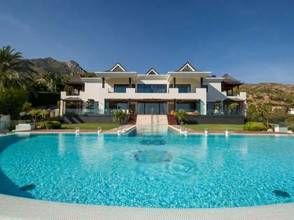 1,282 m&sup2; house for sale in Sierra Blanca / Nag&uuml;eles