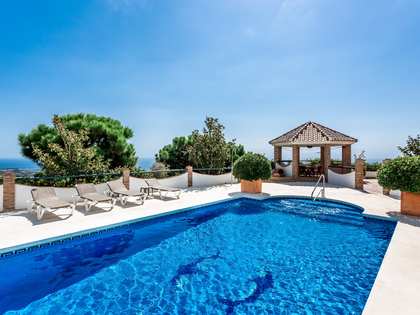 Maison / villa de 300m² a vendre à Estepona avec 76m² terrasse