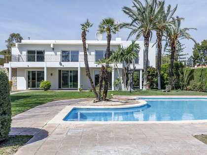 Casa / vil·la de 523m² en venda a La Canyada, València