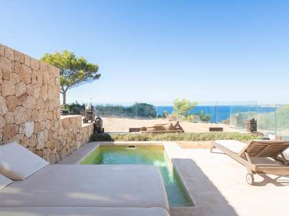 Villa van 180m² te koop met 50m² Tuin in San José, Ibiza