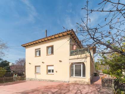Huis / villa van 479m² te koop in Mirasol, Barcelona
