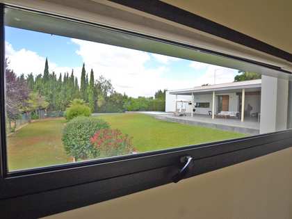 Huis / villa van 450m² te koop met 2,800m² Tuin in Sevilla