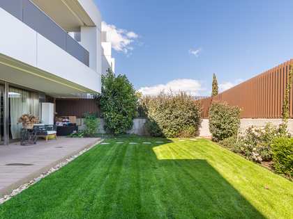243m² apartment with 86m² garden for sale in Pozuelo