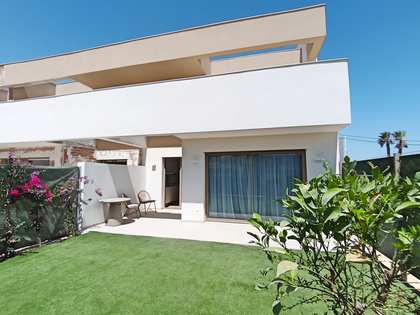 Huis / villa van 245m² te koop met 78m² Tuin in Alicante ciudad
