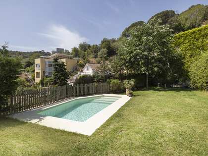 Casa / villa di 300m² con giardino di 750m² in affitto a Sarria