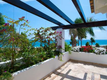 Casa / Villa di 317m&sup2; con 93m&sup2; terrazza in vendita a Estepona