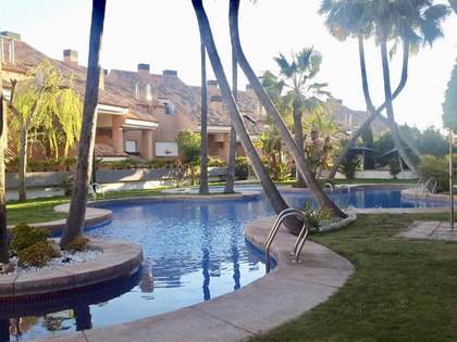 Casa / villa di 423m² con giardino di 30m² in vendita a Cabo de las Huertas