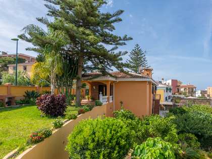 336m² house / villa with 670m² garden for sale in East Málaga