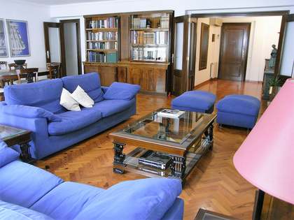 Appartement van 212m&sup2; te koop in El Pla del Real, Valencia