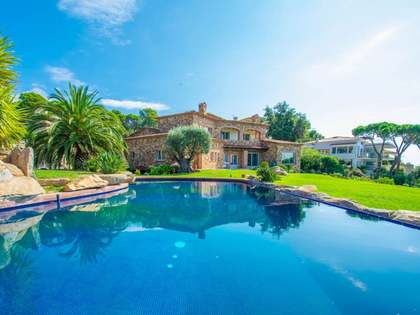 971m² house / villa with 2,403m² garden for sale in Sant Feliu