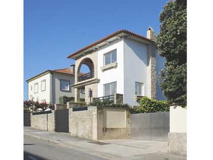 Casa / vila de 330m² à venda em Porto, Portugal