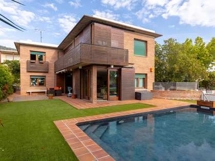 364m² house / villa for sale in Argentona, Barcelona