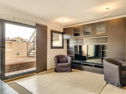 100m² penthouse with 35m² terrace for rent in Eixample Right