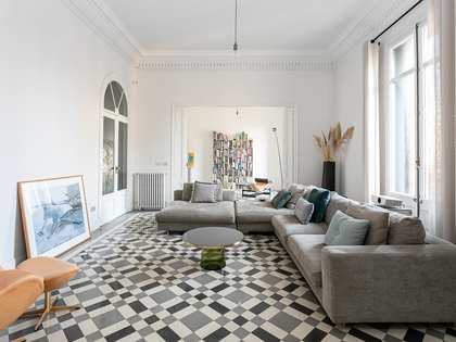 353m² apartment with 30m² terrace for sale in Eixample Right