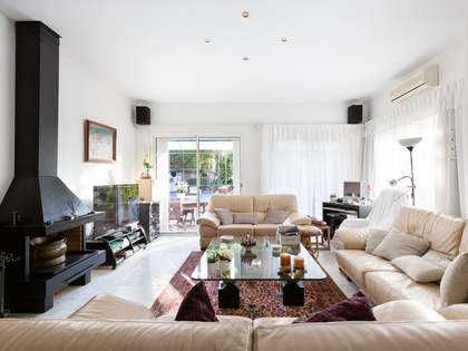 Casa / villa di 237m² in vendita a La Pineda, Barcellona