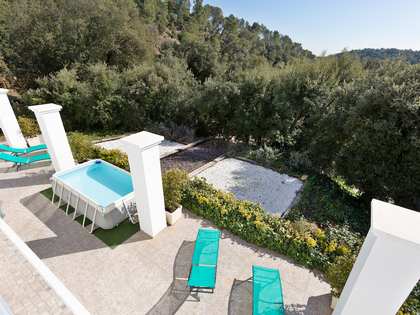 363m² house / villa with 1,229m² garden for sale in Matadepera