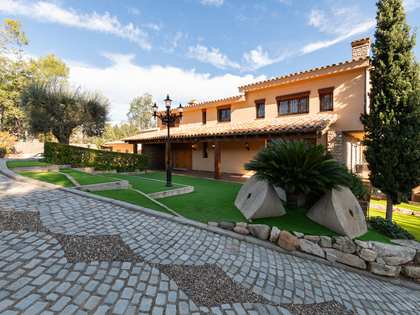 Villa van 1,384m² te koop in Sant Cugat, Barcelona