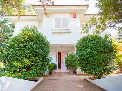 Дом / вилла 346m² на продажу в Montemar, Барселона