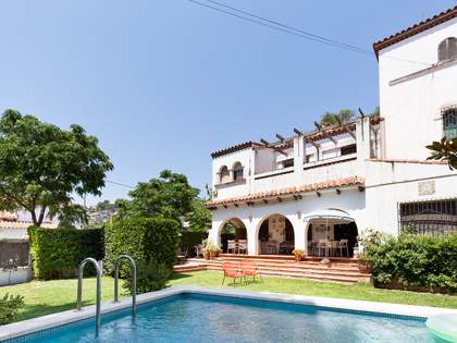 266m² house / villa for sale in La Pineda, Barcelona