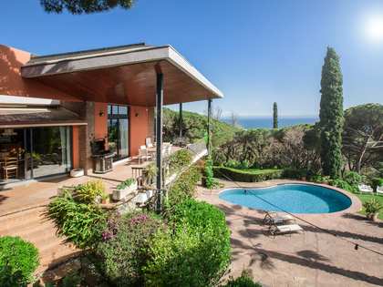 5-bedroom villa on large plot for sale in Cabrera de Mar