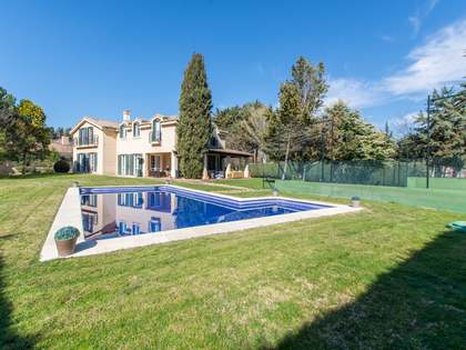 566m² House / Villa with 2,000m² garden for sale in Pozuelo