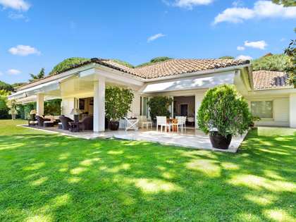 Huis / villa van 1,344m² te koop met 5,000m² Tuin in Sant Andreu de Llavaneres