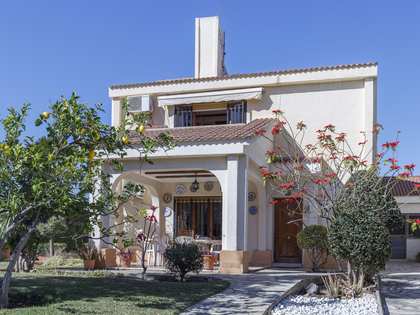 Дом / вилла 250m² на продажу в Сан-Антонио-де-Бенагебер