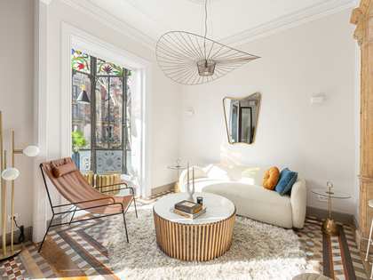 112m² apartment with 7m² terrace for sale in Eixample Left