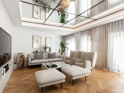 Дом / вилла 360m² на продажу в Sant Cugat, Барселона