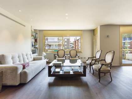Appartement van 210m² te koop met 38m² terras in Tres Torres