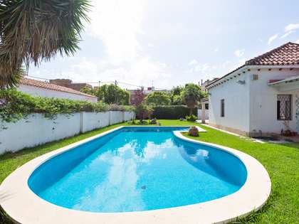 Maison / villa de 150m² a vendre à La Pineda, Barcelona