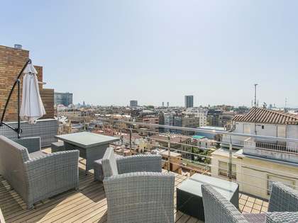 320 m&sup2; penthouse with a terrace for rent in Galvany