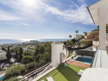 Huis / villa van 212m² te koop in Levantina, Barcelona