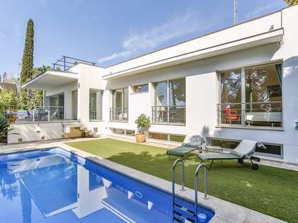 Villa van 354m² te koop in Vallpineda, Barcelona