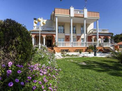 Casa / Vila de 726m&sup2; with 81m&sup2; terra&ccedil;o &agrave; venda em La Eliana