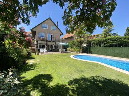 270m² house / villa for sale in Torrelodones, Madrid