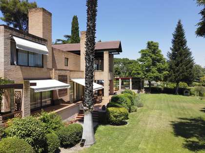 Дом / вилла 1,390m² на продажу в Ла Моралеха, Мадрид