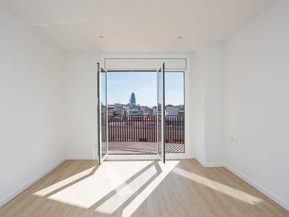 Квартира 99m² на продажу в Правый Эшампле, Барселона