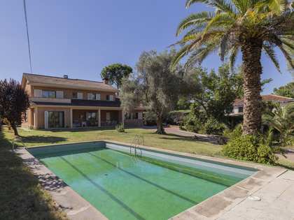 Villa van 400m² te koop met 1,570m² Tuin in Boadilla Monte