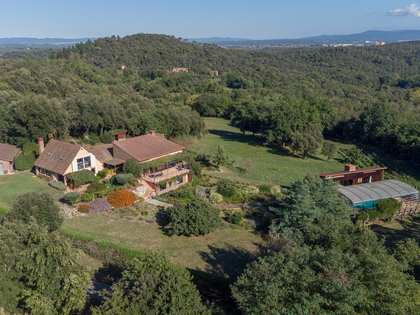Casa rural de 450m² con 10,000m² de jardín en venta en La Selva