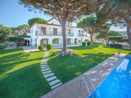 Huis / Villa van 1,220m² te koop in Sant Feliu, Costa Brava