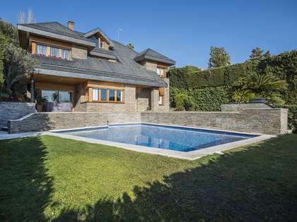 Huis / villa van 579m² te huur met 290m² Tuin in Esplugues