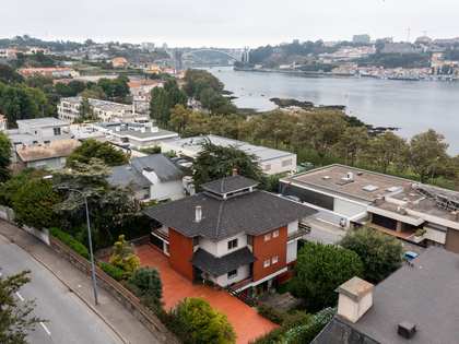 Дом / вилла 582m² на продажу в Porto, Португалия