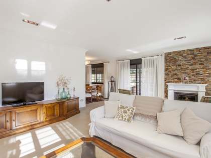 Casa con 738 m² de jardín en alquiler en La Eliana