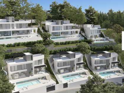 704m² house / villa with 140m² terrace for sale in East Málaga
