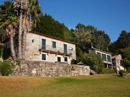 Casa / vil·la de 312m² en venda a Pontevedra, Galicia