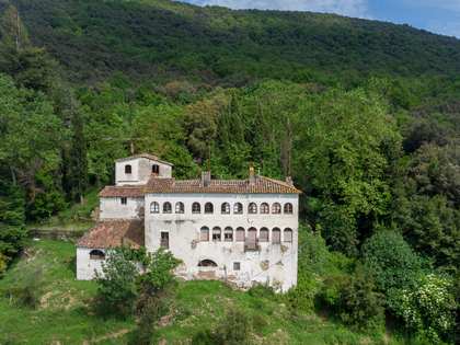 875m² country house for sale in La Garrotxa, Girona
